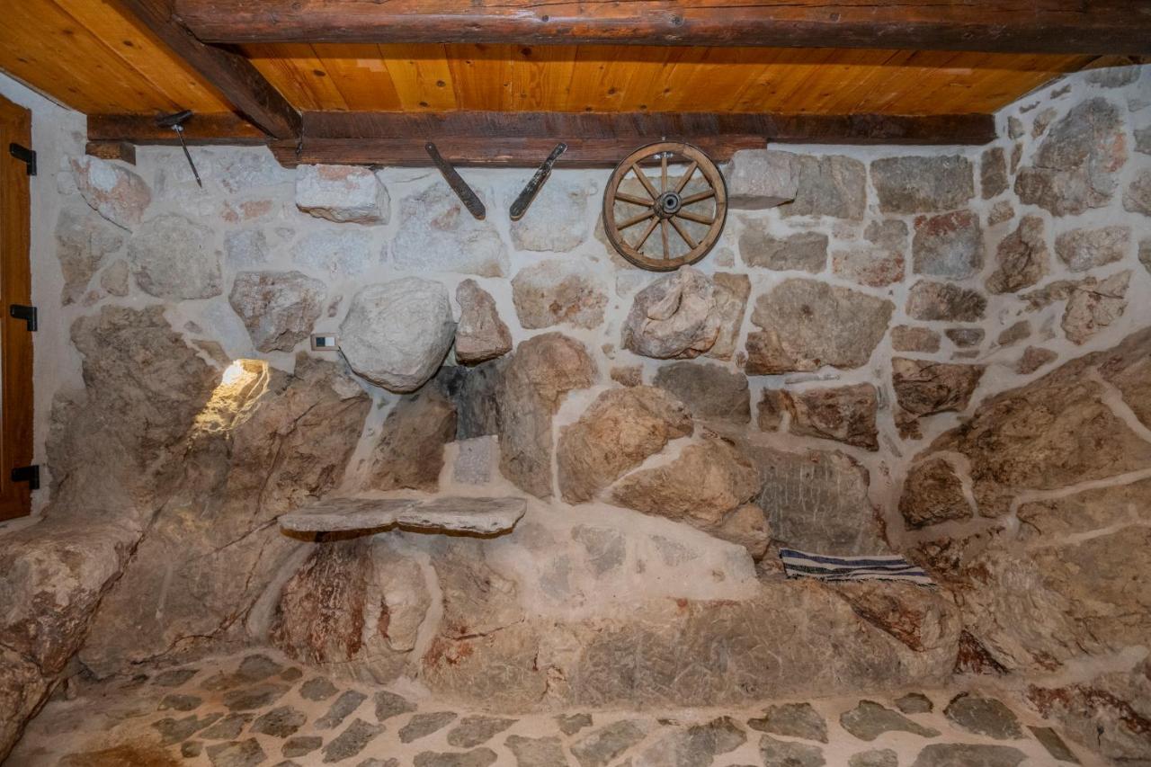 הוילה אימוטסקי The Old Stable 1861 מראה חיצוני תמונה